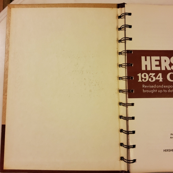 Vintage Hersheys 1934 Spiral Cookbook Revised & Expanded 1971 - Picture 13 of 17
